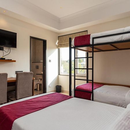 Raghunandan Palace - A Premier Boutique Stay, City Center & 500 Meters From City Railway Station Udaipur Buitenkant foto