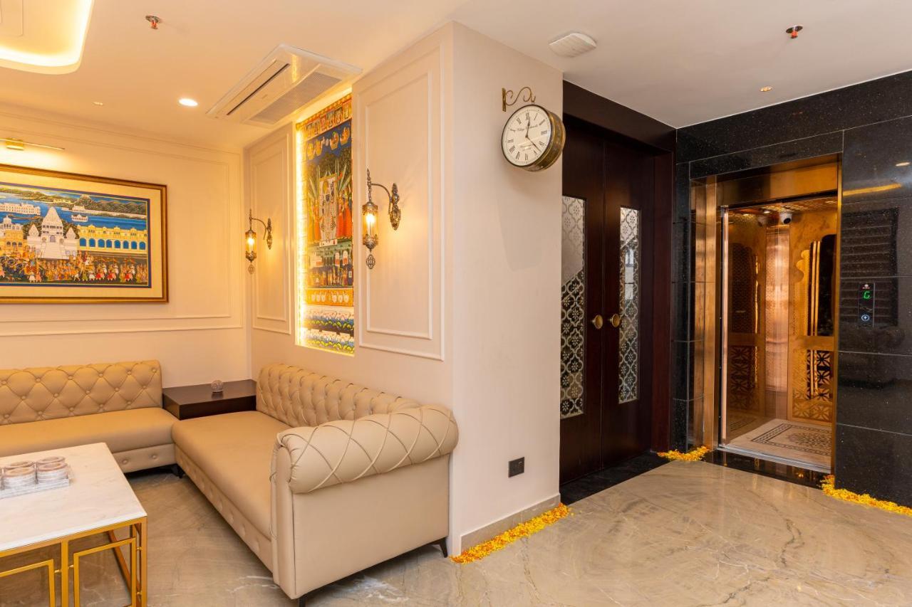 Raghunandan Palace - A Premier Boutique Stay, City Center & 500 Meters From City Railway Station Udaipur Buitenkant foto