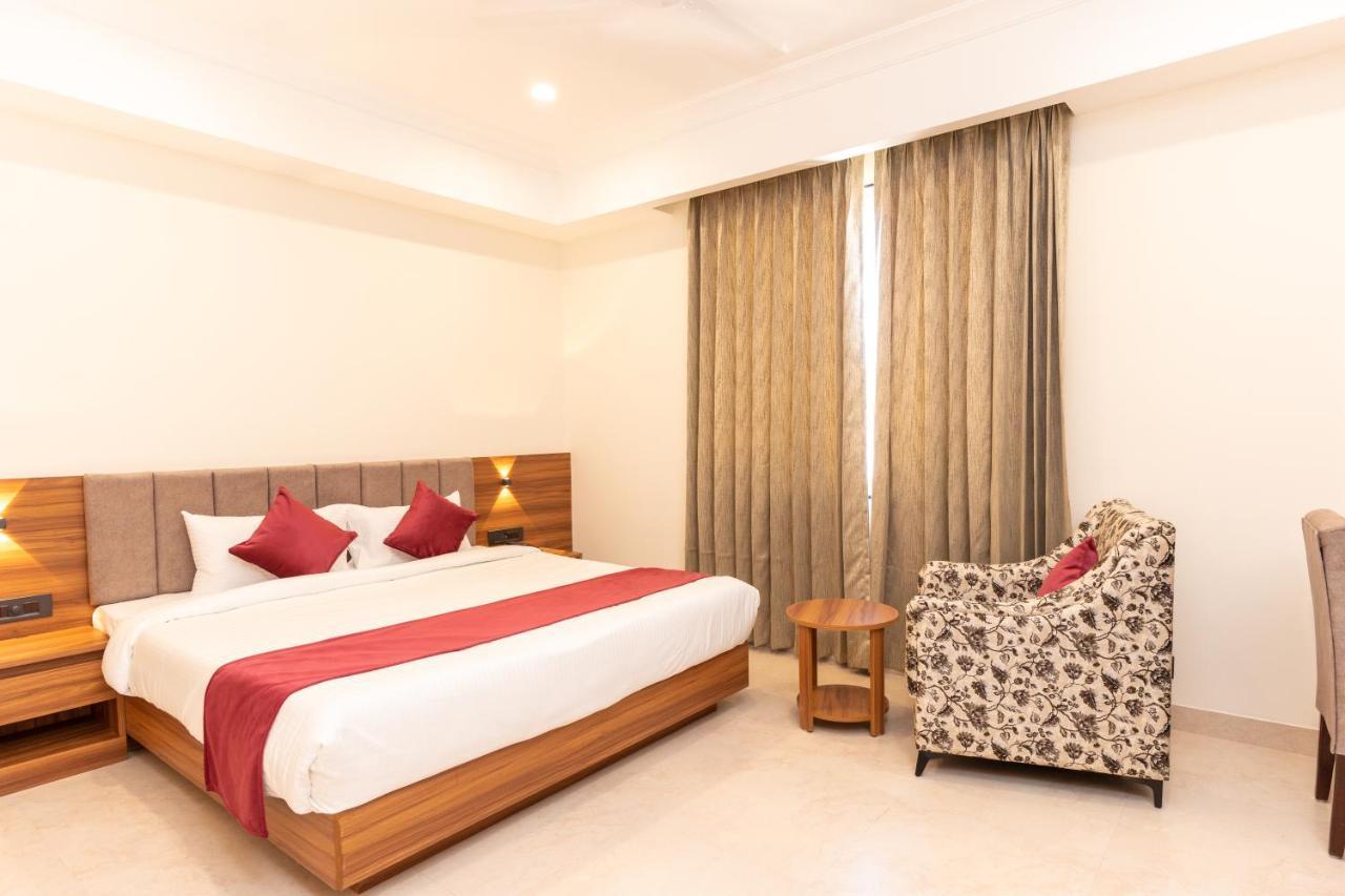 Raghunandan Palace - A Premier Boutique Stay, City Center & 500 Meters From City Railway Station Udaipur Buitenkant foto