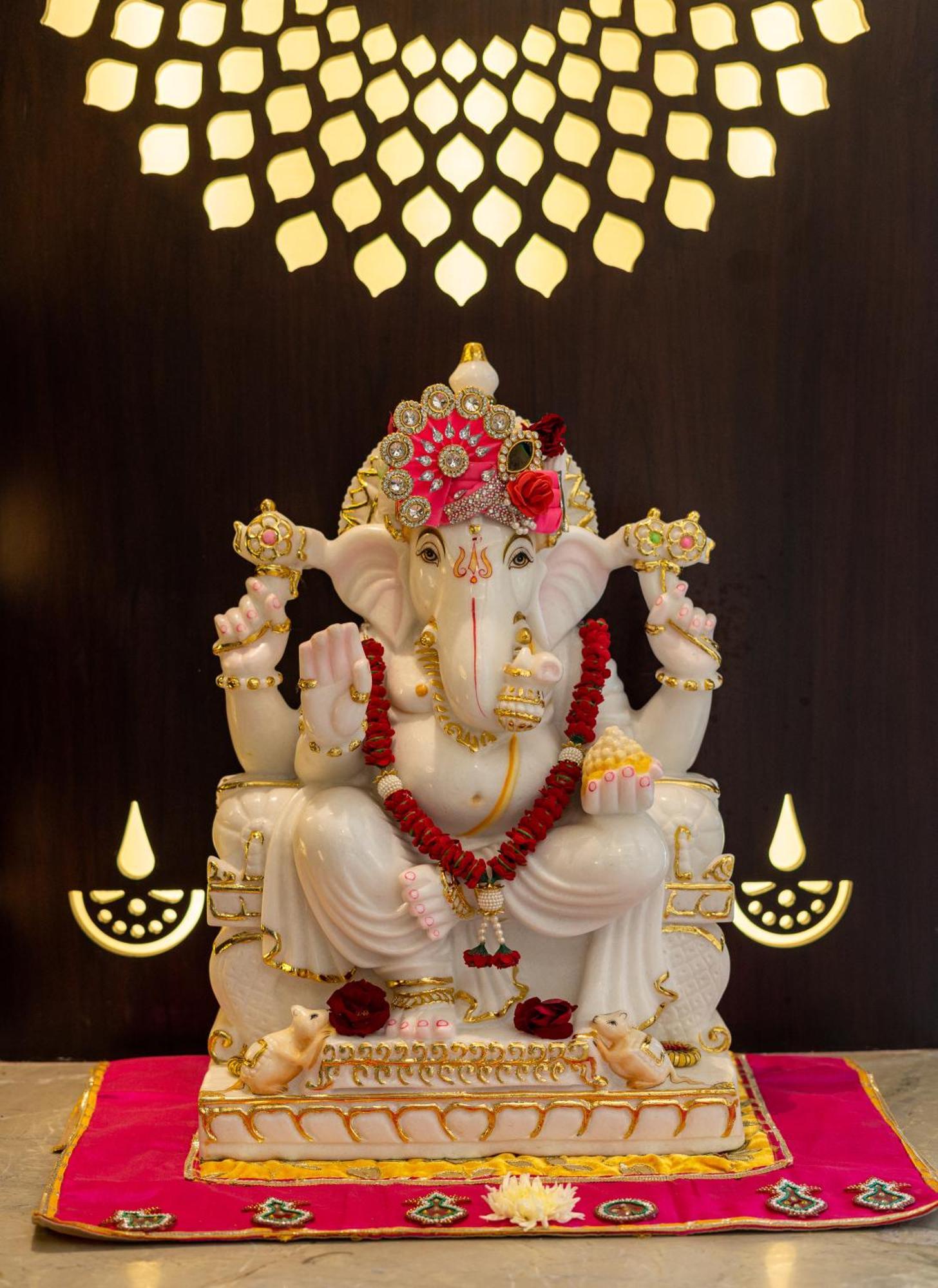 Raghunandan Palace - A Premier Boutique Stay, City Center & 500 Meters From City Railway Station Udaipur Buitenkant foto