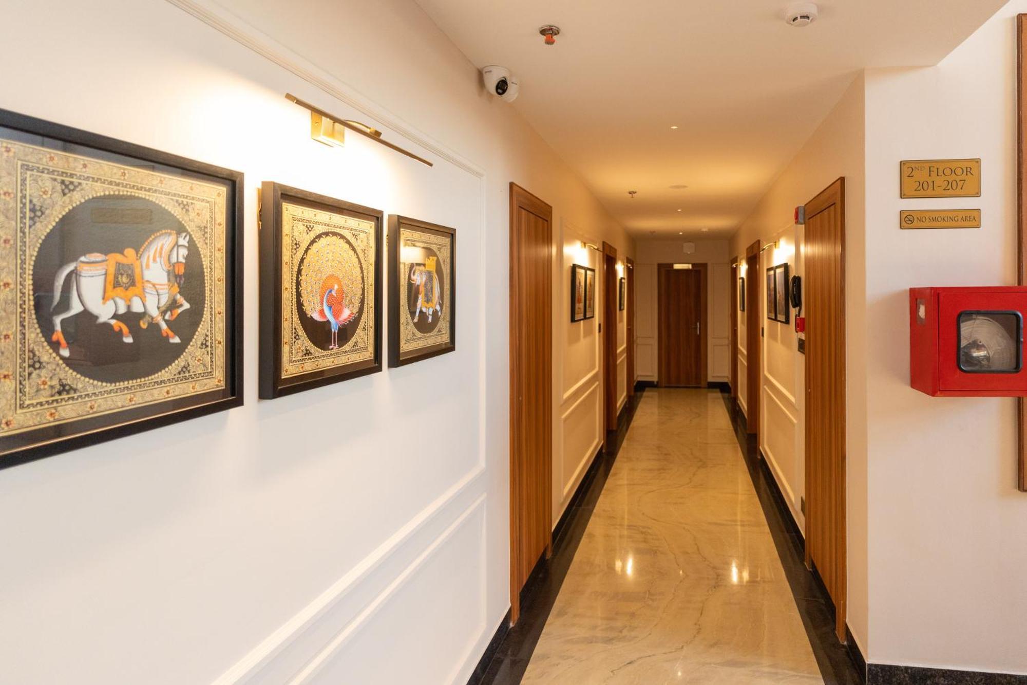 Raghunandan Palace - A Premier Boutique Stay, City Center & 500 Meters From City Railway Station Udaipur Buitenkant foto