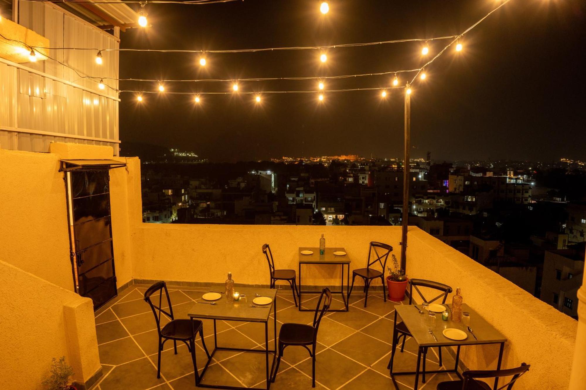 Raghunandan Palace - A Premier Boutique Stay, City Center & 500 Meters From City Railway Station Udaipur Buitenkant foto